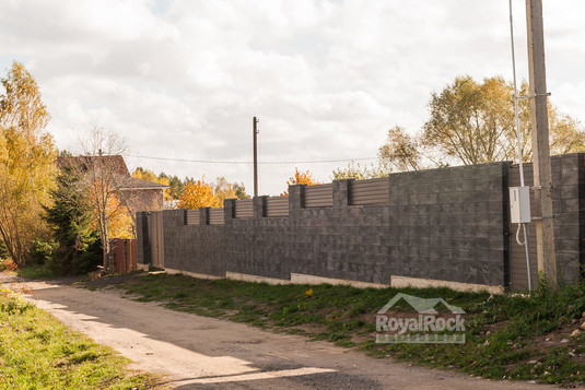 Забор из камня Joniec Roma Horizon Неро с заполнением Ромбус - фото 1